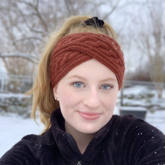 Lizzy Blake headshot